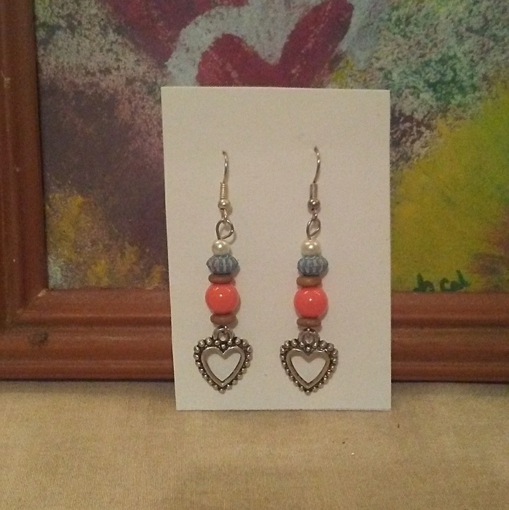 🌼3 for $12..Heart earing.❤